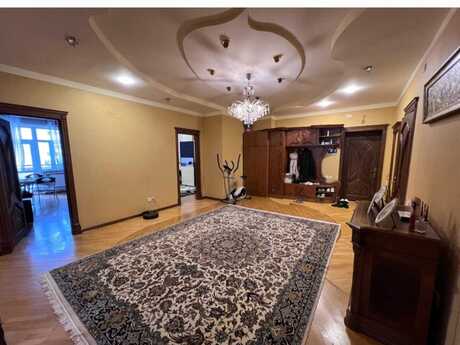 4 otaq · 200 m² · 7/15 mərtəbə, Elmlər Akademiyası