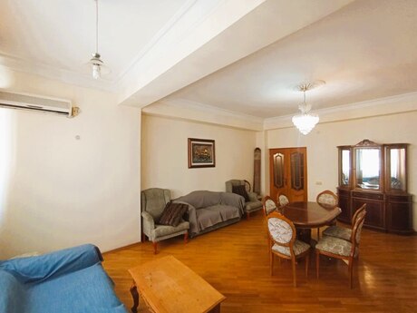 Kirayə 4 otaqlı mənzil, 185 m², 8 Noyabr: 1 200 ₼/ay 5