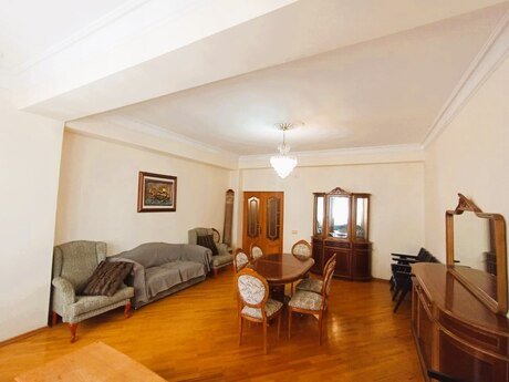 Kirayə 4 otaqlı mənzil, 185 m², 8 Noyabr: 1 200 ₼/ay 3