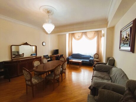 Kirayə 4 otaqlı mənzil, 185 m², 8 Noyabr: 1 200 ₼/ay 2