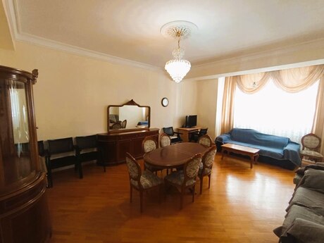 Kirayə 4 otaqlı mənzil, 185 m², 8 Noyabr: 1 200 ₼/ay 4