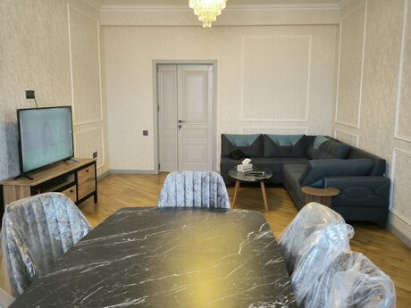 Kirayə 3 otaqlı mənzil, 167 m², Nəriman Nərimanov: 1 200 ₼/ay 2