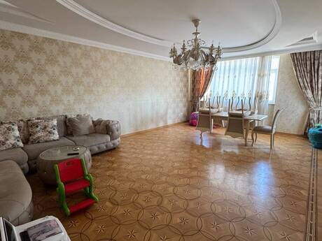 Kirayə 4 otaqlı mənzil, 200 m², Nizami: 1 300 ₼/ay 3