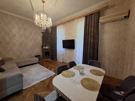 Elan №6262243 - Bakı, İçəri Şəhər m., 3 otaqlı, 130 m², 3/3 mərtəbə
