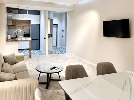 Kirayə 2 otaqlı mənzil, 85 m², 28 May: 1 600 ₼/ay 3