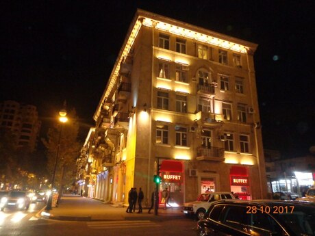 4 rooms · 100 m² · floor 4/5, İçəri Şəhər