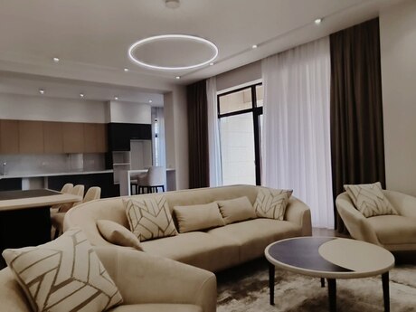 Kirayə 3 otaqlı mənzil, 176 m², İzmir Residence: 2 800 ₼/ay 2