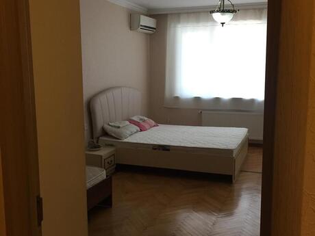 2-room apartment, 60 m², Nəriman Nərimanov: 185 000 ₼ 5