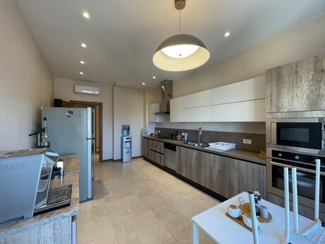 4 otaqlı mənzil, 219 m², Nizami: 680 000 ₼ 3