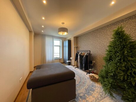 4 otaqlı mənzil, 219 m², Nizami: 680 000 ₼ 5