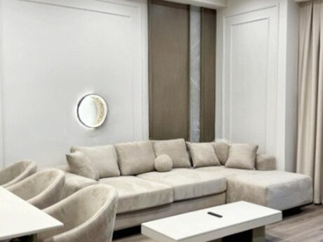 3-room apartment for rent, 135 m², Ağ şəhər: 3 000 ₼/mo 3
