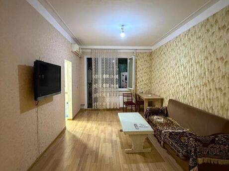 Elan №6459118 - Bakı, 8 Noyabr m., 2 otaqlı, 55 m², 4/5 mərtəbə