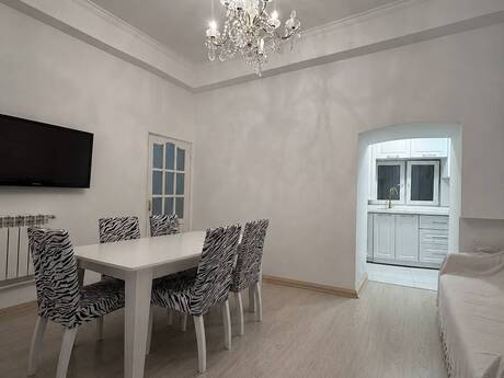 7-комнатная квартира, 130 м², İçəri Şəhər: 1 100 000 ₼ 5