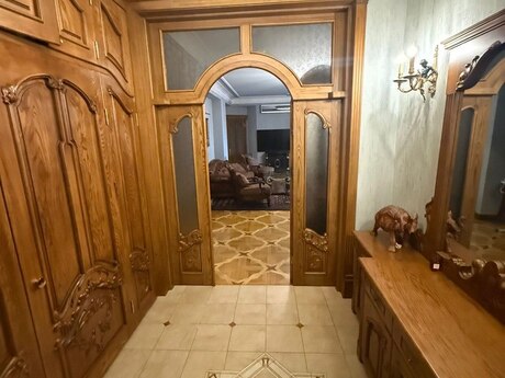 5 otaqlı mənzil, 217 m², Nərimanov: 640 000 ₼ 2