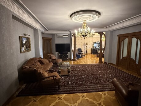5 otaqlı mənzil, 217 m², Nərimanov: 640 000 ₼ 3