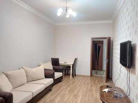2-room apartment for rent, 80 m², İnşaatçılar: 700 ₼/mo 3