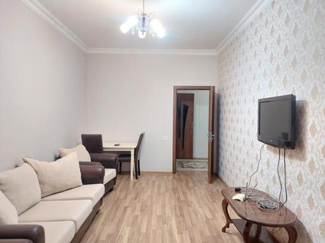 2-room apartment for rent, 80 m², İnşaatçılar: 700 ₼/mo 2
