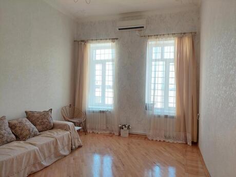 Аренда: 2-комнатная квартира, 55 м², İçəri Şəhər: 90 ₼/мес 2