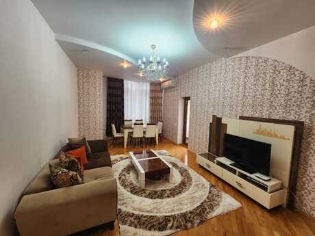 Elan №6459460 - Bakı, 8 Noyabr m., 3 otaqlı, 120 m², 6/18 mərtəbə