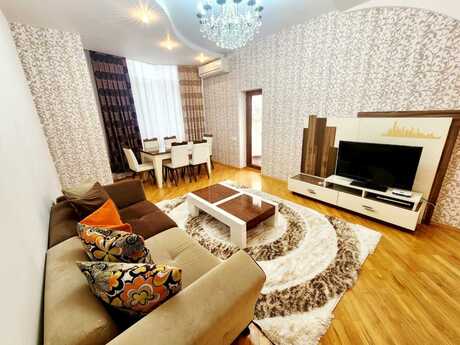 Kirayə 3 otaqlı mənzil, 120 m², 8 Noyabr: 1 100 ₼/ay 2
