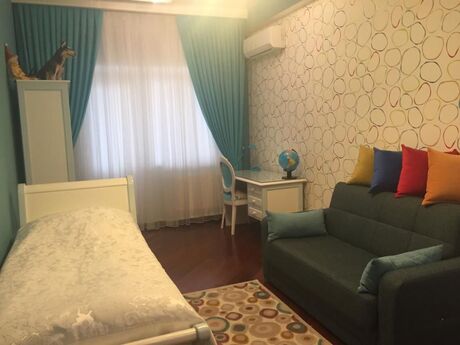 5 otaqlı mənzil, 202 m², Elmlər Akademiyası: 540 000 ₼ 2