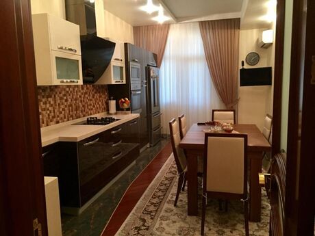 Объявление №6459488 - Баку, м. Элмляр Академиясы, 5-комн., 202 м², 10/16 этаж
