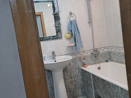 3-room apartment for rent, 80 m², 7-ci mikrorayon: 180 ₼/mo 4