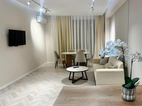 2 rooms · 83 m² · floor 10/15, 28 May