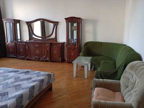 2 rooms · 90 m² · floor 3/4, İçəri Şəhər