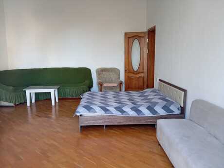 Kirayə 2 otaqlı mənzil, 90 m², İçəri Şəhər: 1 100 ₼/ay 3