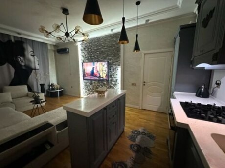 3-room apartment for rent, 95 m², Azadlıq Prospekti: 1 050 ₼/mo 2