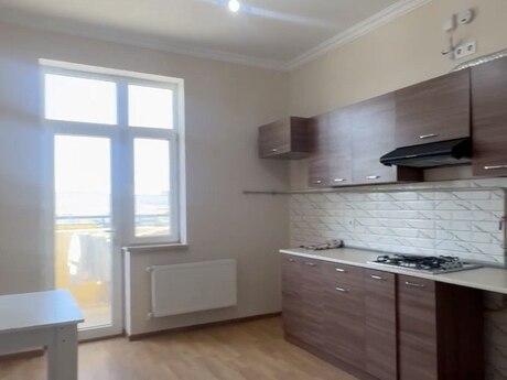 4-room apartment for rent, 136 m², Binəqədi: 600 ₼/mo 5
