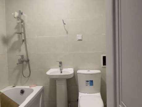 4-room apartment for rent, 136 m², Binəqədi: 600 ₼/mo 4
