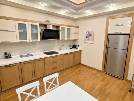 Аренда: 4-комнатная квартира, 210 м², Şah İsmayıl Xətai: 2 500 ₼/мес 5