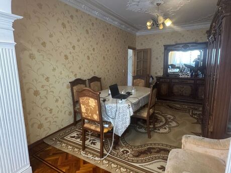 5 otaqlı mənzil, 130 m², Xalqlar Dostluğu: 249 000 ₼ 2