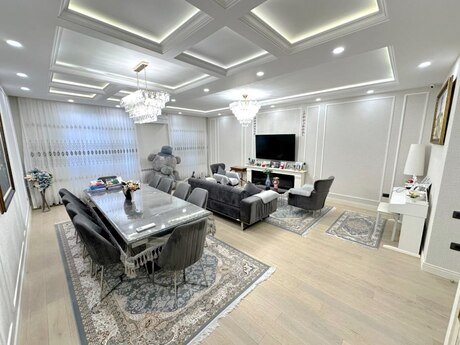 Elan №6460137 - Bakı, Elmlər Akademiyası m., 4 otaqlı, 180 m², 8/10 mərtəbə