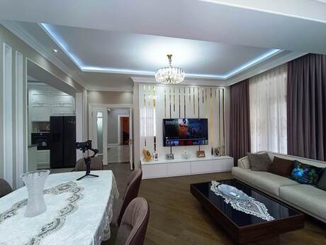 4-room apartment for rent, 171 m², 28 May: 3 000 ₼/mo 3