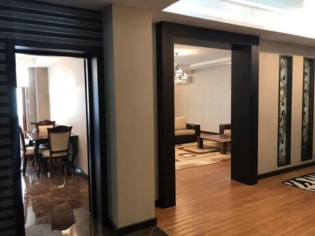 Kirayə 4 otaqlı mənzil, 200 m², 28 May: 1 500 ₼/ay 5