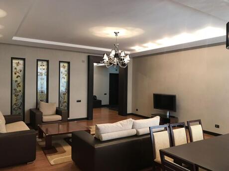 Kirayə 4 otaqlı mənzil, 200 m², 28 May: 1 500 ₼/ay 3