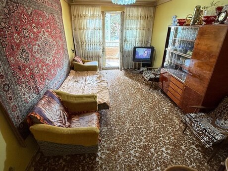 Объявление №6460695 - Баку, м. Халглар Достлугу, 3-комн., 70 м², 1/5 этаж