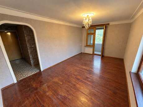 2 rooms · 40 m² · floor 2/5, Qara Qarayev