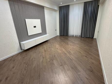 3 otaq · 127 m² · 4/12 mərtəbə, Azadlıq Prospekti