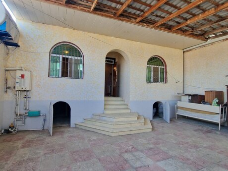 4 otaqlı həyət evi, 121 m², Zabrat: 63 000 ₼ 4