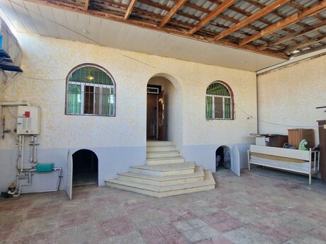 4 otaqlı həyət evi, 121 m², Zabrat: 63 000 ₼ 2