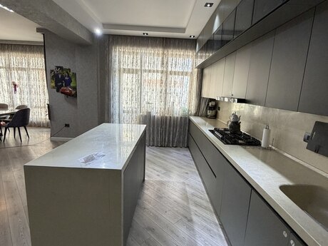 4 otaqlı mənzil, 200 m², Badamdar: 650 000 ₼ 4