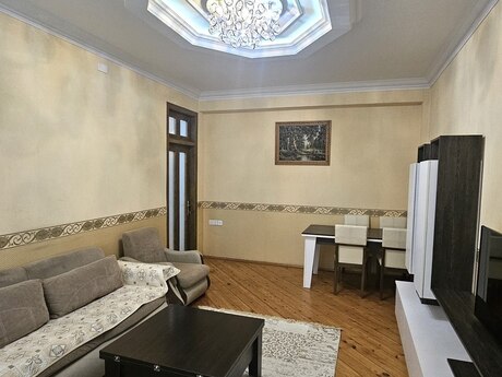 Kirayə 3 otaqlı mənzil, 70 m², Şah İsmayıl Xətai: 900 ₼/ay 2