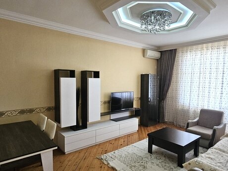 3 otaq · 70 m² · 10/14 mərtəbə, Şah İsmayıl Xətai