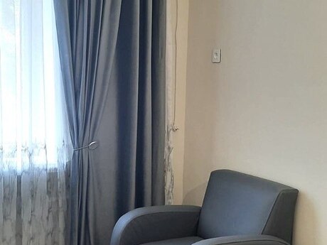 4-room apartment for rent, 100 m², Nizami: 1 200 ₼/mo 3