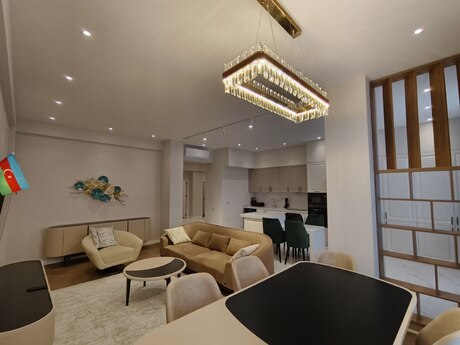 4-room apartment for rent, 200 m², İzmir Residence: 4 100 ₼/mo 2