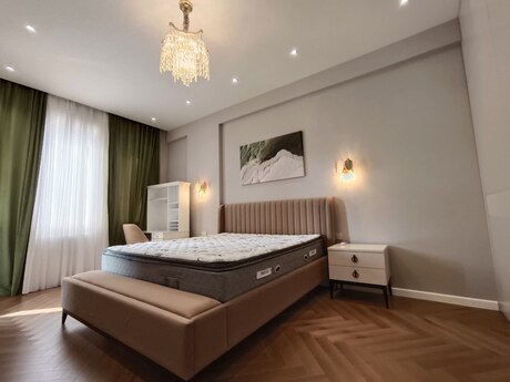 4-room apartment for rent, 200 m², İzmir Residence: 4 100 ₼/mo 4